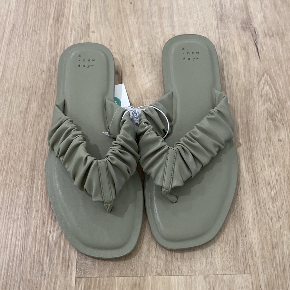 NEW Women’s A New Day Blossom Sandals - Picture 2 of 3